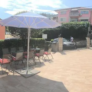 Guesthouse Villa Manda krevet i doručak